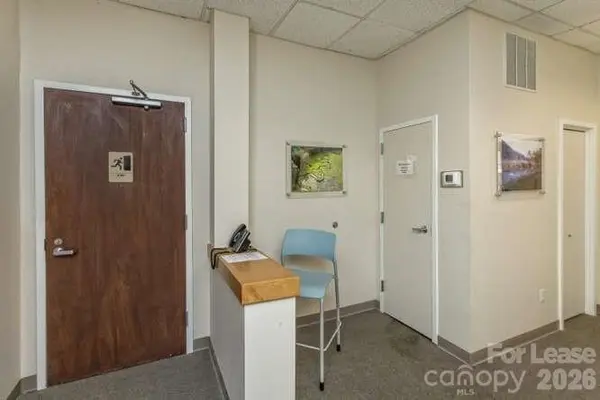 56 College ST #201, Asheville, NC 28801