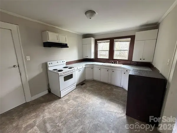 1002 N Salisbury AVE, Spencer, NC 28159