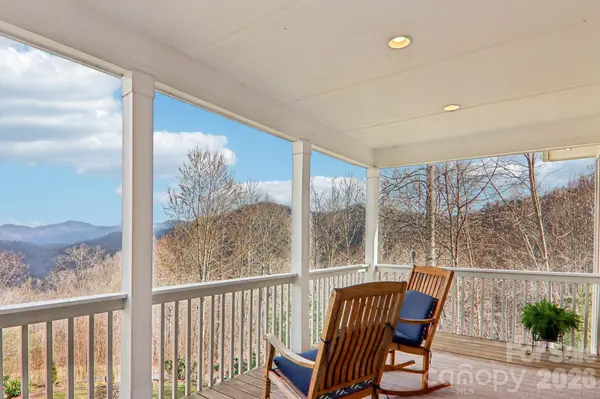 14 Chandra LN, Clyde, NC 28721