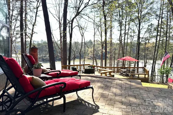 91 Island View CT, Mill Spring, NC 28756