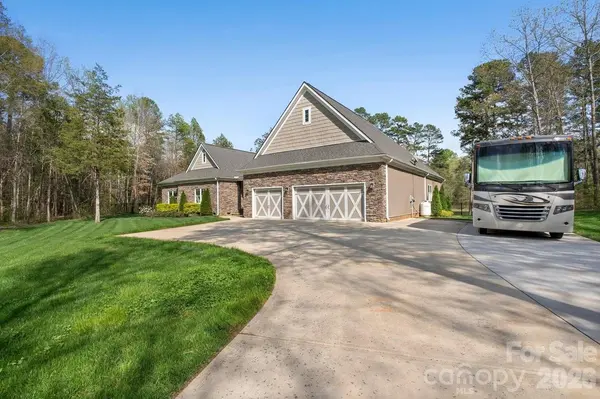 345 Barnwood DR, Rockwell, NC 28138