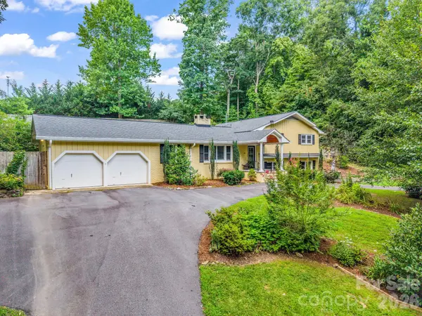 111 Dogwood DR, Black Mountain, NC 28711