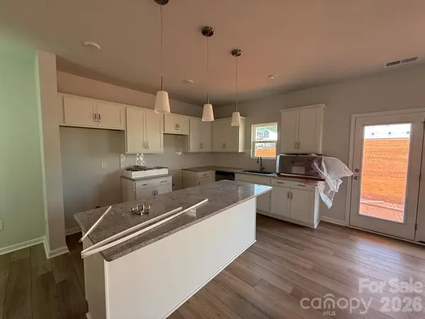1227 Bansal DR, Charlotte, NC 28215