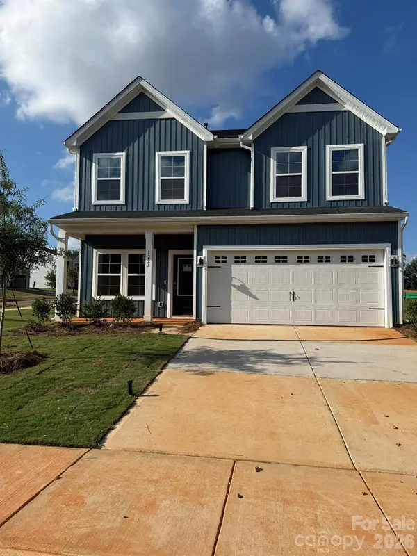 1227 Bansal DR, Charlotte, NC 28215
