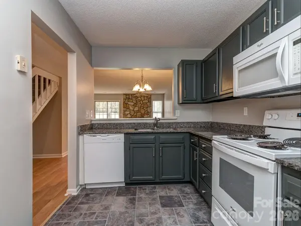 8211 Golf Ridge DR, Charlotte, NC 28277