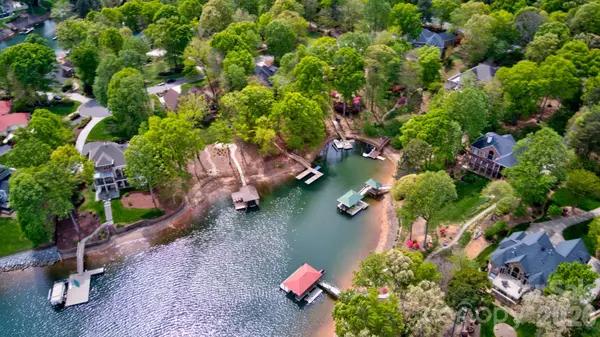119 Shelter Cove LN, Mooresville, NC 28117