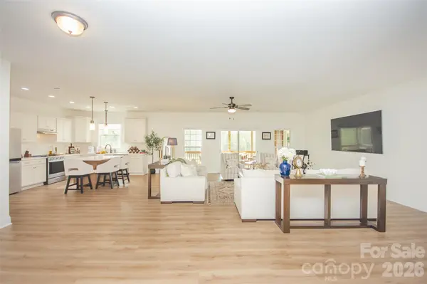 540 New Salem RD #10-11, Statesville, NC 28625