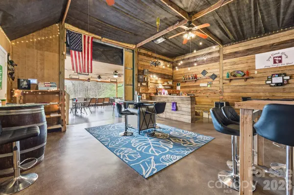 405 Johnathan Walk RD, Bryson City, NC 28713
