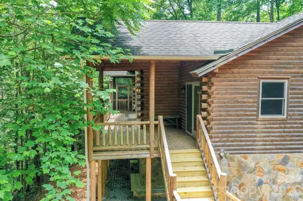 184 Sunlight PATH, Lake Lure, NC 28746