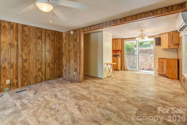 64 Haw Creek CIR, Asheville, NC 28805