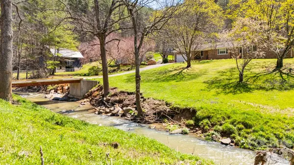 6334 Jacks Creek RD, Burnsville, NC 28714