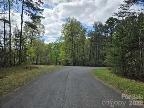 286 Aberdeen CT E #43, Badin Lake, NC 28127