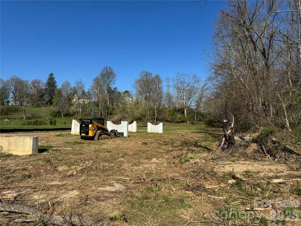 65 Mills Gap RD, Fletcher, NC 28732