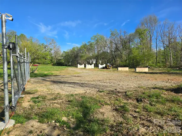65 Mills Gap RD, Fletcher, NC 28732