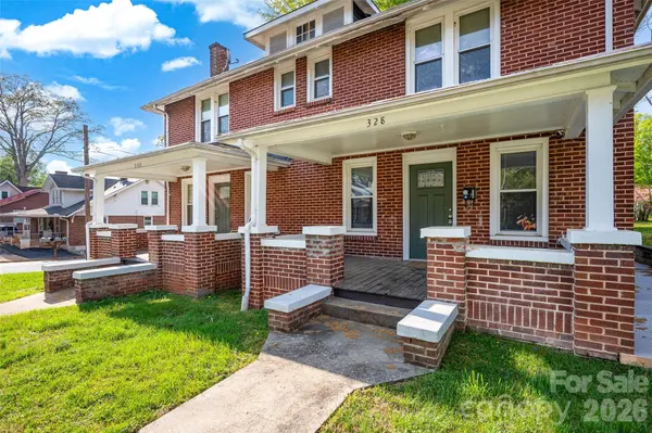 328-330 3rd AVE SE, Hickory, NC 28602