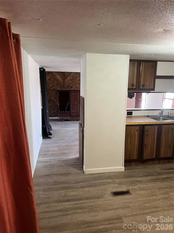 150 Combo CT, Waynesville, NC 28786