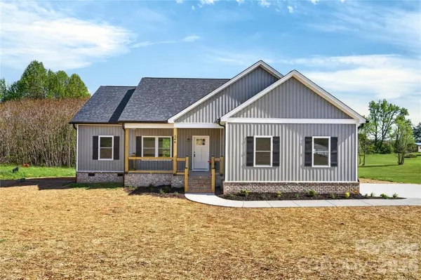 144 Tranquility LN, Harmony, NC 28634