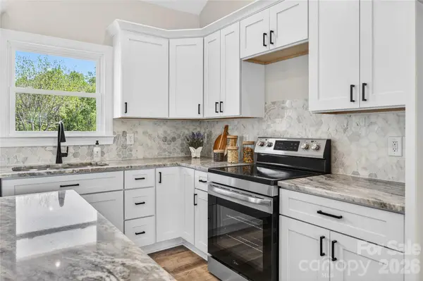 144 Tranquility LN, Harmony, NC 28634