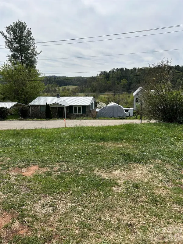 99999 Lamb AVE #2, Asheville, NC 28806
