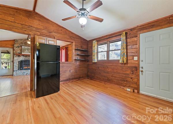 61 Shirdash DR, Maggie Valley, NC 28751