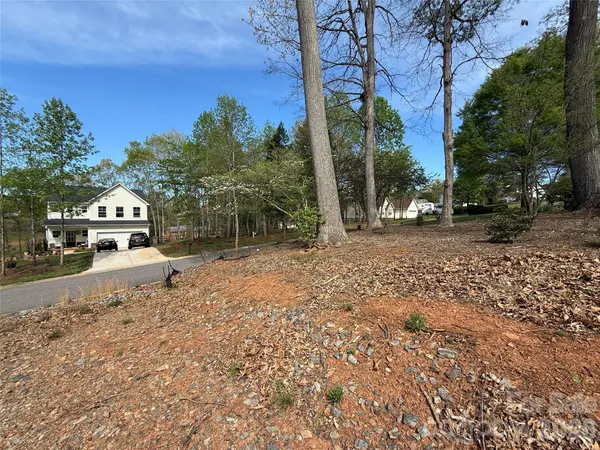 155 Greenwich DR, Statesville, NC 28677