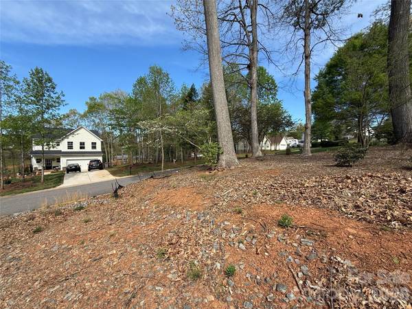 155 Greenwich DR, Statesville, NC 28677