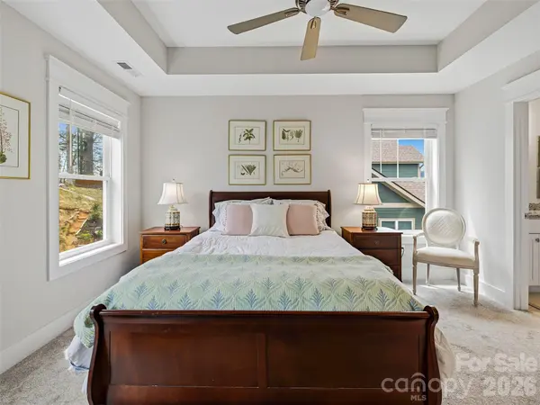 205 Weybridge DR, Arden, NC 28704
