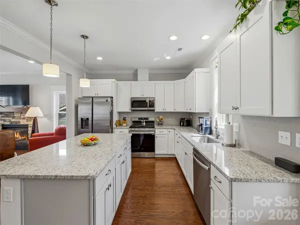 205 Weybridge DR, Arden, NC 28704