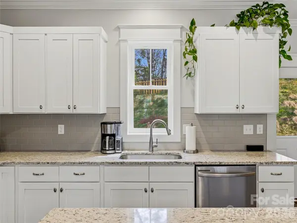 205 Weybridge DR, Arden, NC 28704
