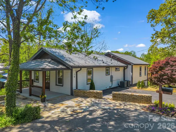 18 Worley PL, Asheville, NC 28806
