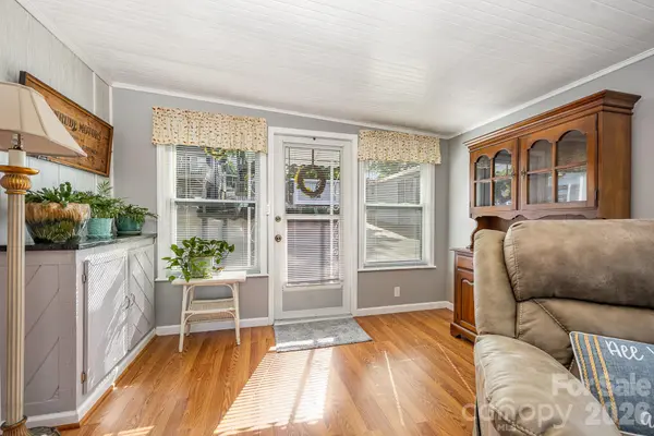 125 Maple ST, New London, NC 28127