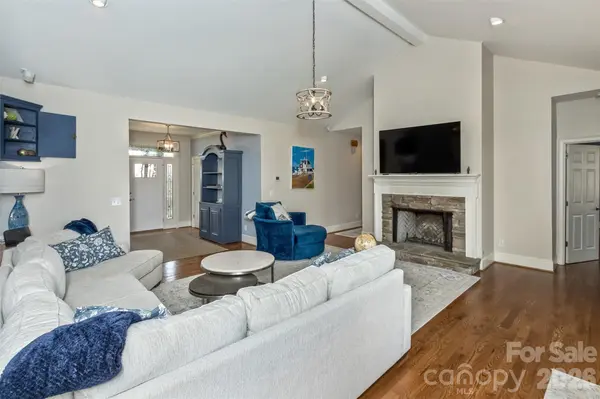378 & 374 Collinsville RD, Columbus, NC 28722