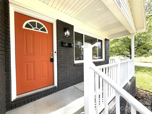 1200 Weststone DR, Charlotte, NC 28208