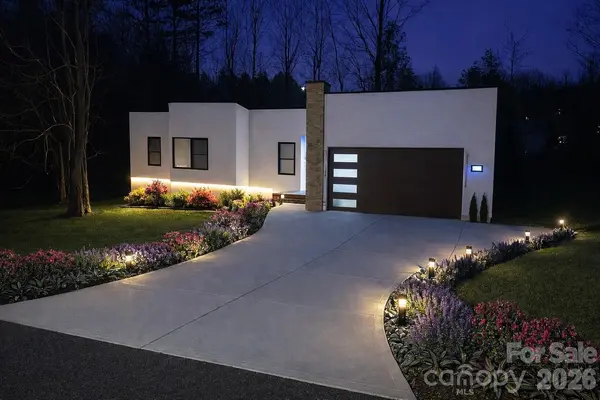 2520 27th Avenue CIR NE, Hickory, NC 28601
