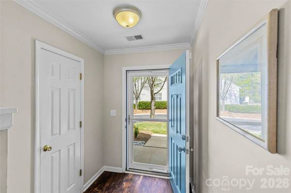 8733 Robinson Forest DR, Charlotte, NC 28277