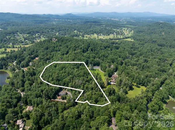 34 Oak Gate DR, Hendersonville, NC 28739