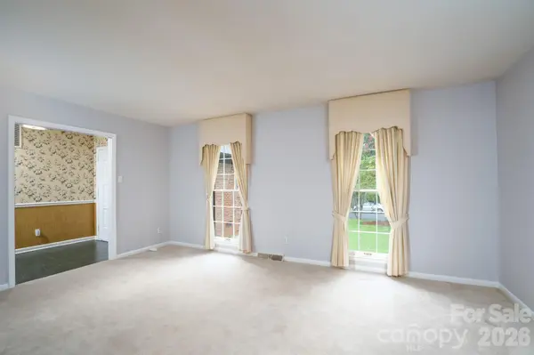 5742 faulconbridge RD, Charlotte, NC 28227