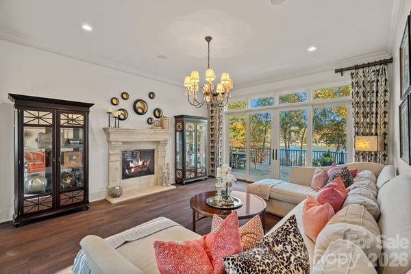 119 S Longfellow LN, Mooresville, NC 28117