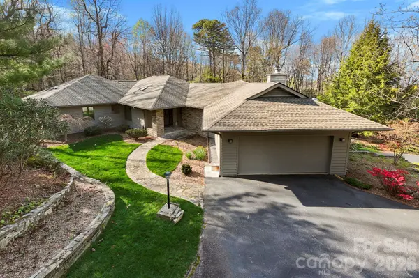 100 Elmridge DR, Flat Rock, NC 28731