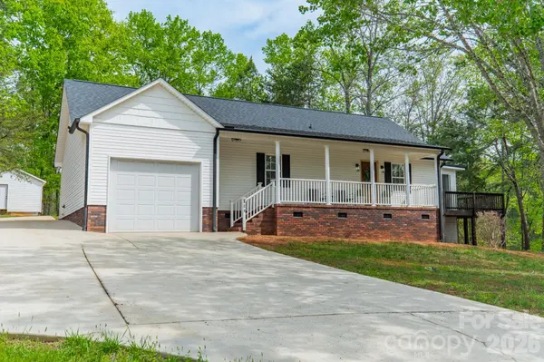 902 Cornelius RD, Mooresville, NC 28117