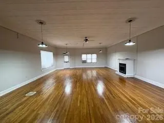 7 N Mitchell AVE, Bakersville, NC 28705