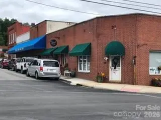 7 N Mitchell AVE, Bakersville, NC 28705