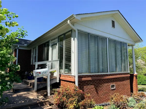 261 Old Caroleen RD, Forest City, NC 28043