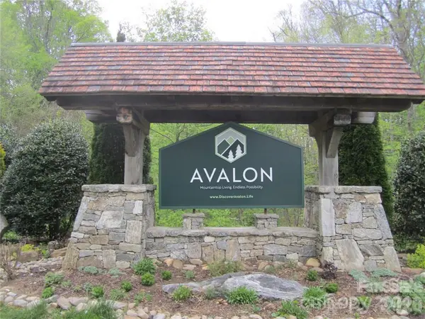 000 Signature Row BLVD #Lot 17, Waynesville, NC 28785