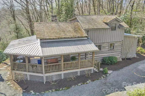 572 Skyland View DR, Blowing Rock, NC 28605