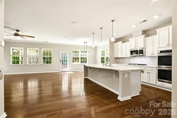 124 Van Gogh TRL, Mount Holly, NC 28120