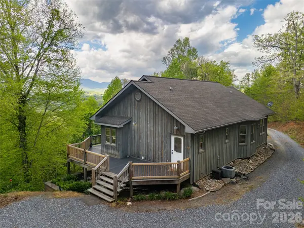 219 Sandalwood DR, Whittier, NC 28789