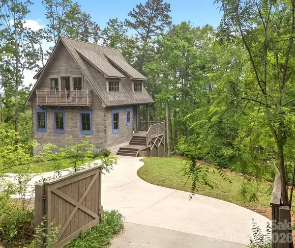 106 McCauley DR, Asheville, NC 28803