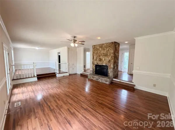 6024 Dovefield RD, Charlotte, NC 28277