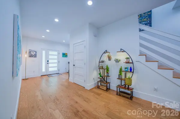 321 Hazel Mill RD, Asheville, NC 28806